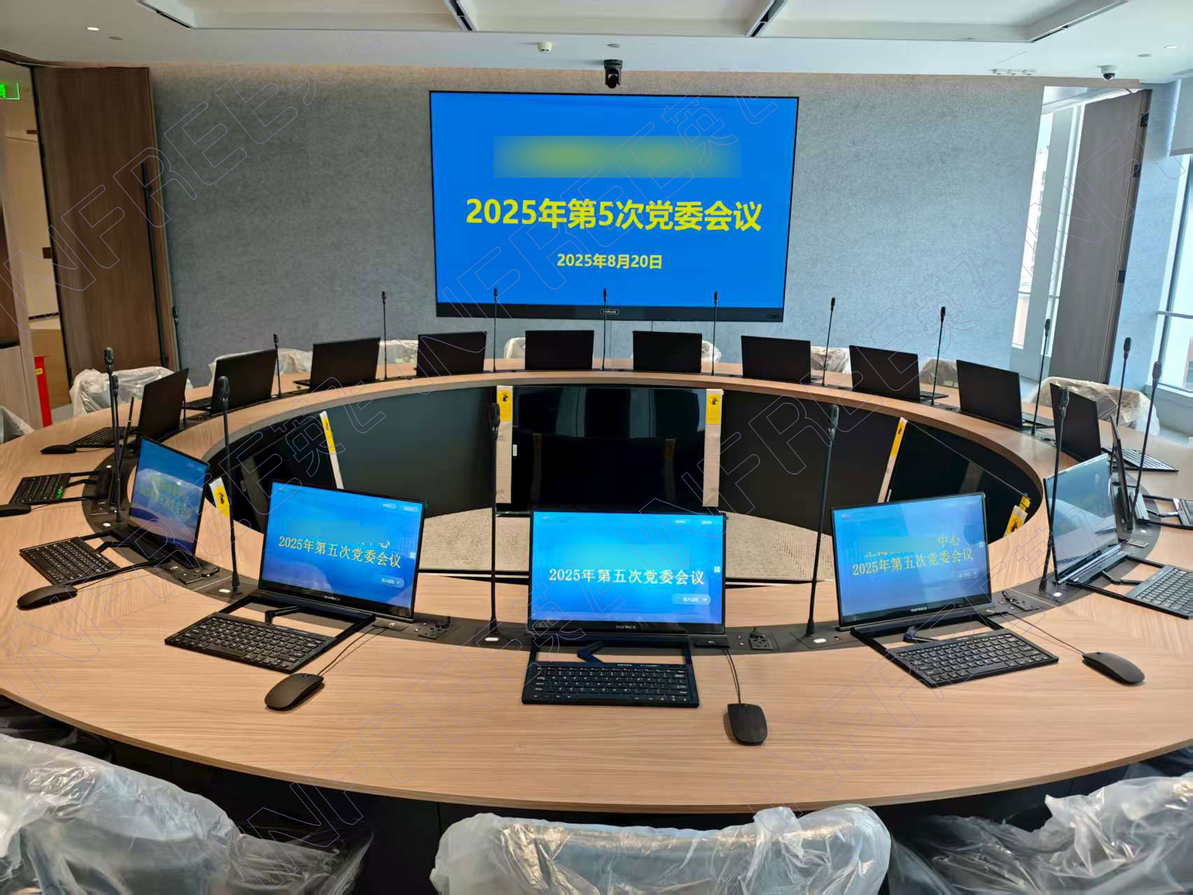 上海某仲裁中心键鼠升降一体机交付使用