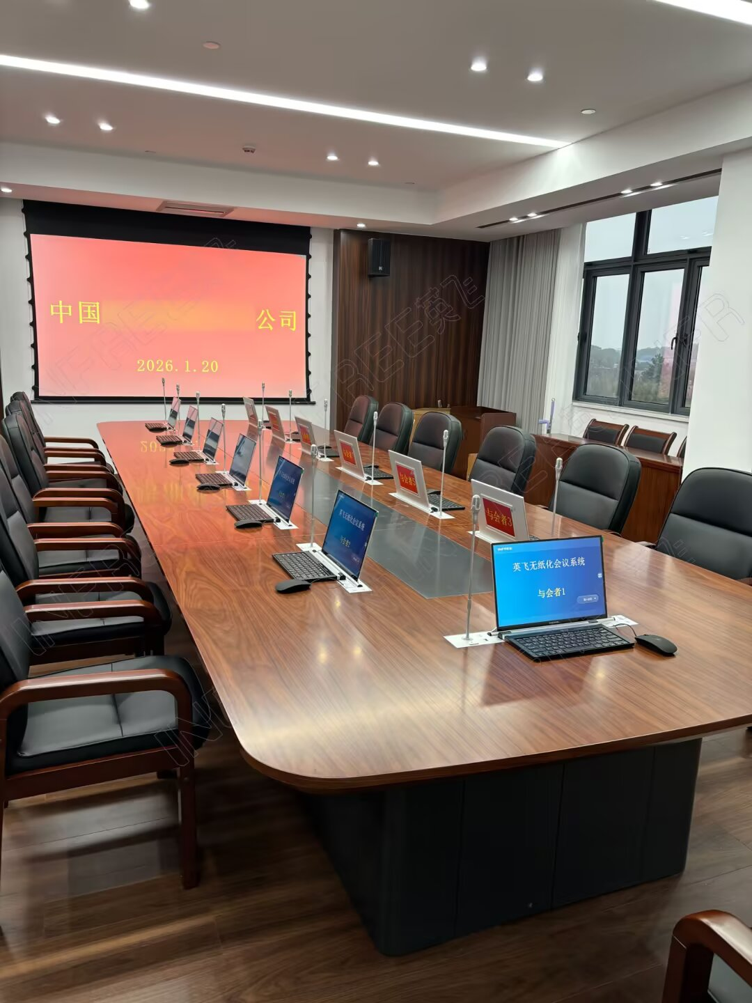 英飞&ldquo;键鼠升降一体机&rdquo;助力华东某股份企业，深受用户称赞！